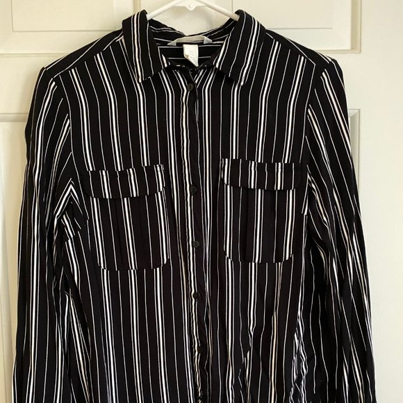H&M Pin Striped Long Sleeve Button Down Shirt - Picture 2 of 7